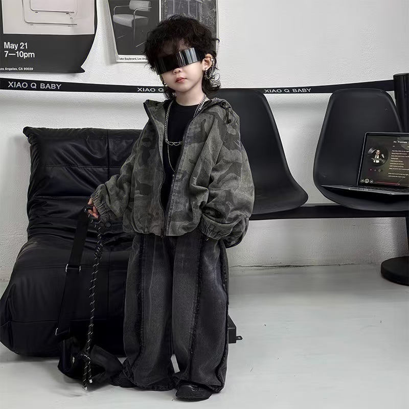 韩范小男童套装春秋迷彩连帽外套上衣夹克牛仔裤子痞酷帅洋气潮牌