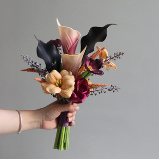 小众领证手捧仿真花束马蹄莲郁金香新娘结婚摄影绢花家居餐桌装 饰
