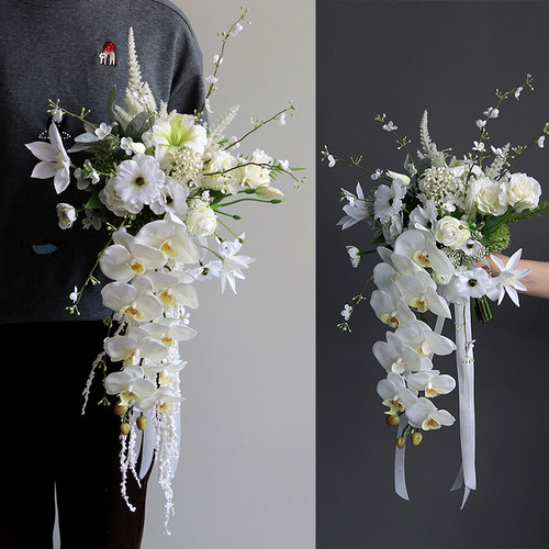 手捧花瀑布垂坠感新娘花束结婚摄影仿真花蝴蝶兰假花家居台面装饰