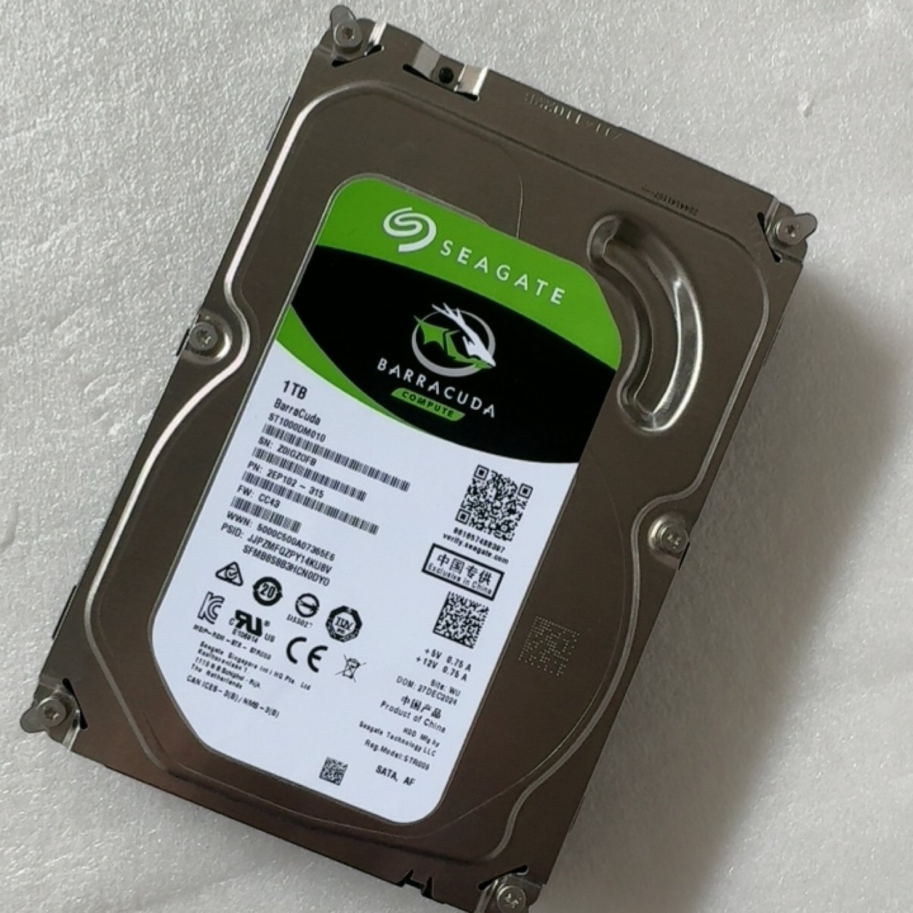 拆机希捷1 T3.5寸台式硬盘 SATA接口 厚盘 外观不错  