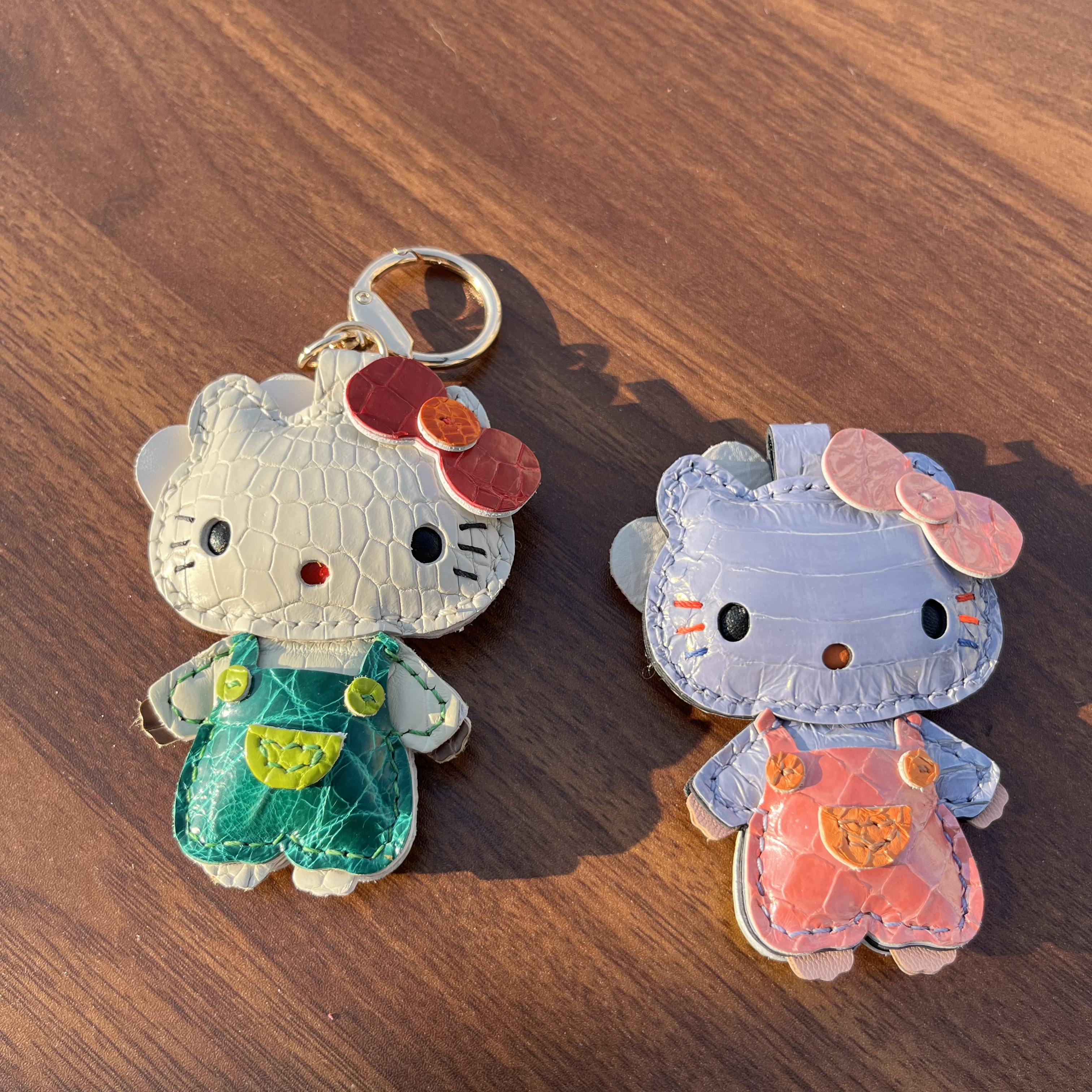 手工皮质hellokitty猫黑皮女生高级感包包挂件挂饰汽车钥匙扣小众