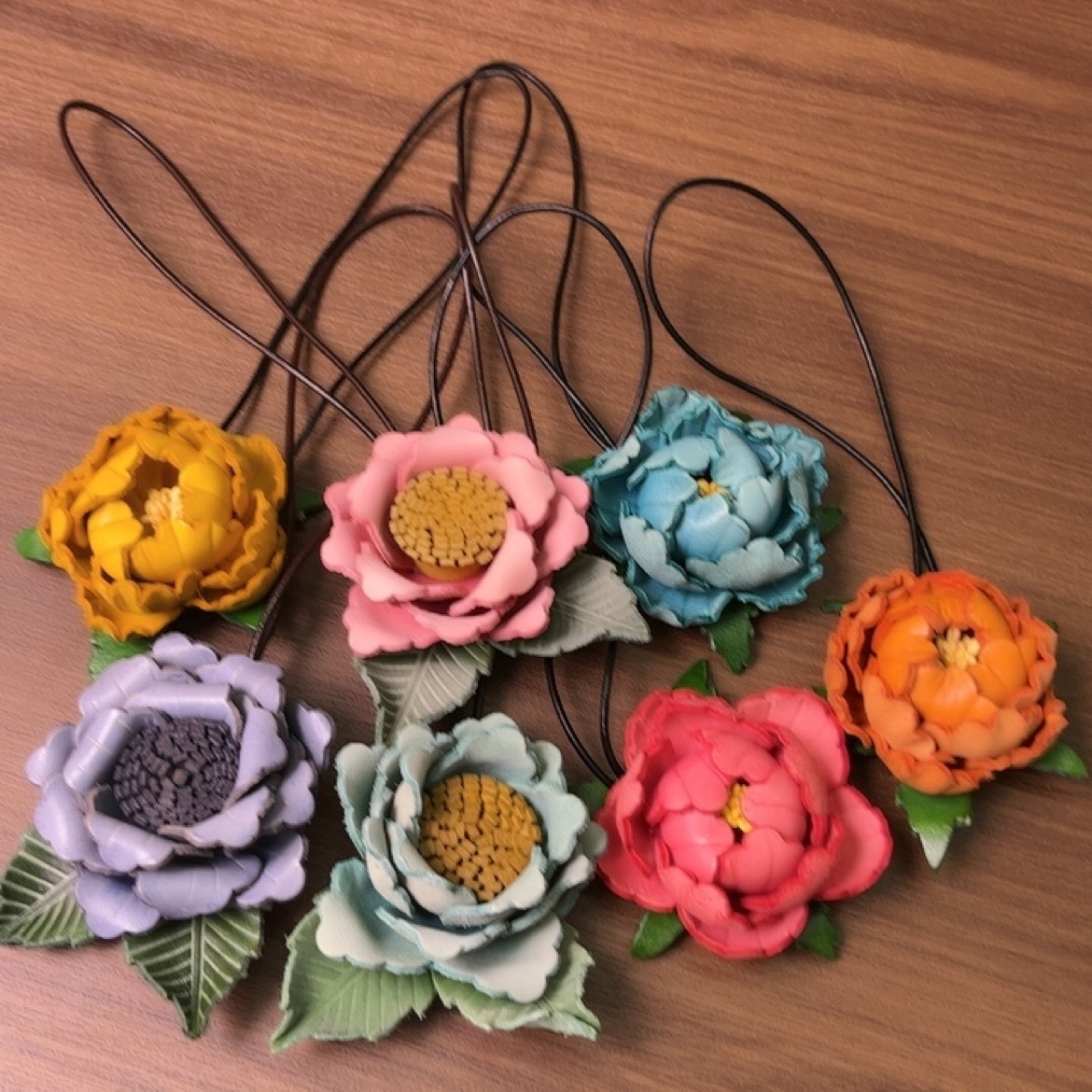 头层牛皮手工制作牡丹花挂件