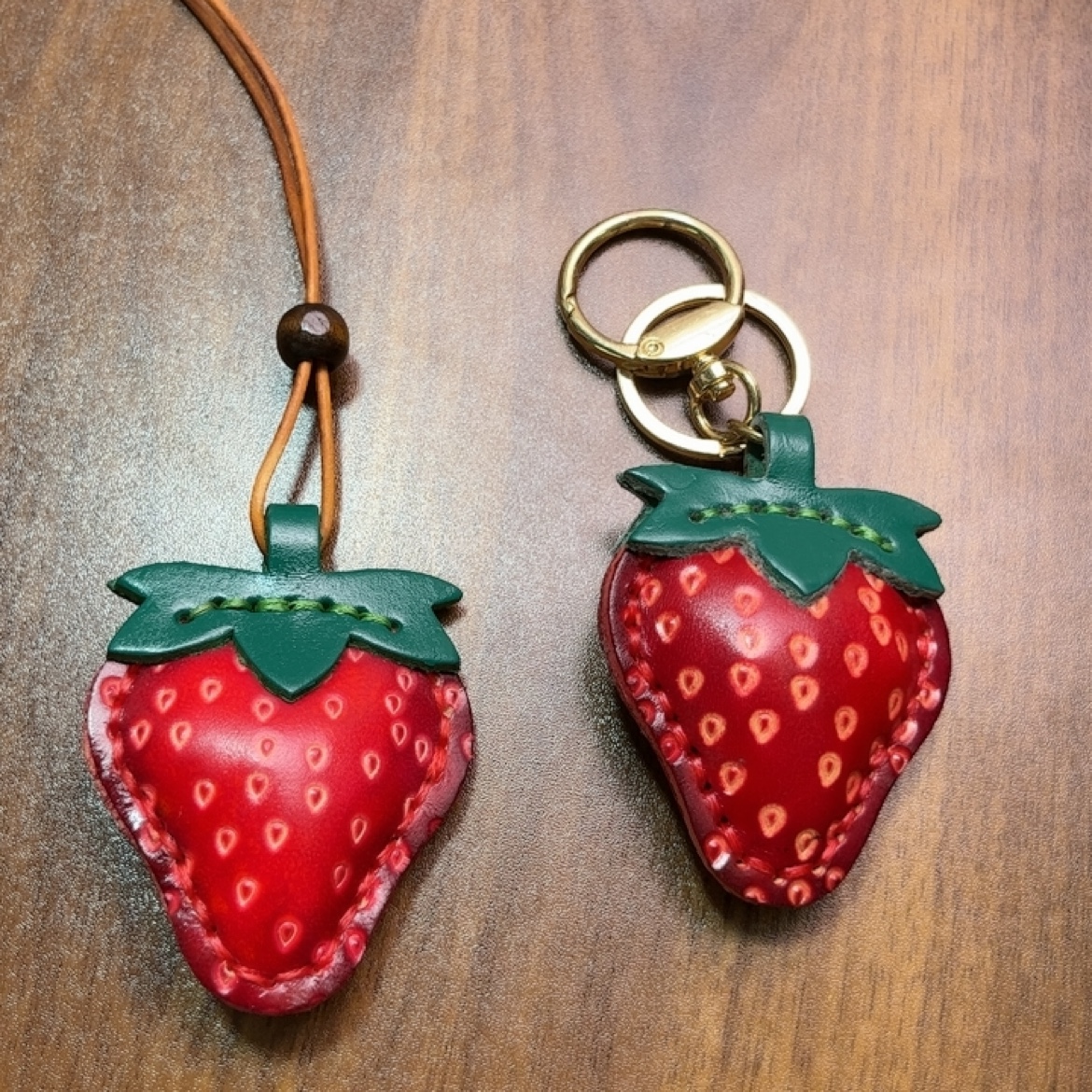 头层牛皮墨染可爱大草莓真皮手工挂件包包蔬菜挂件汽车钥匙挂饰