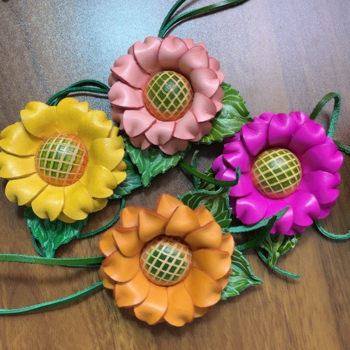 头层牛皮手工制作向日葵包挂钥匙挂件