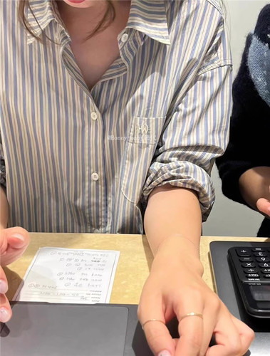 直邮正品个性设计感后背系扣衬衫