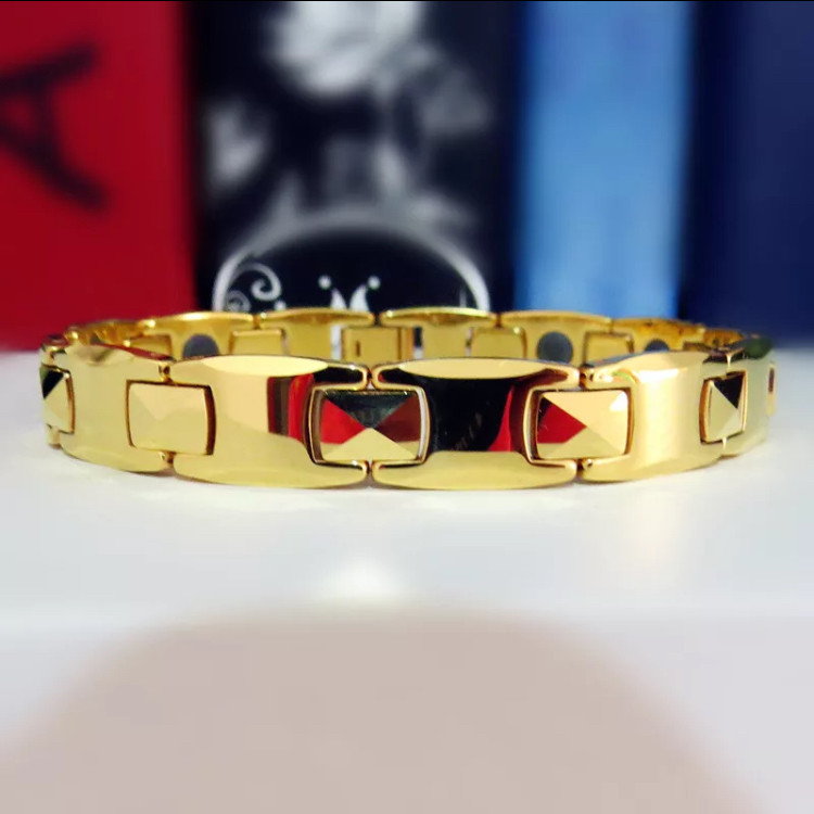 新品台湾热卖黄金色金字塔钨钢手链 男 女韩版手链 流行防辐射链