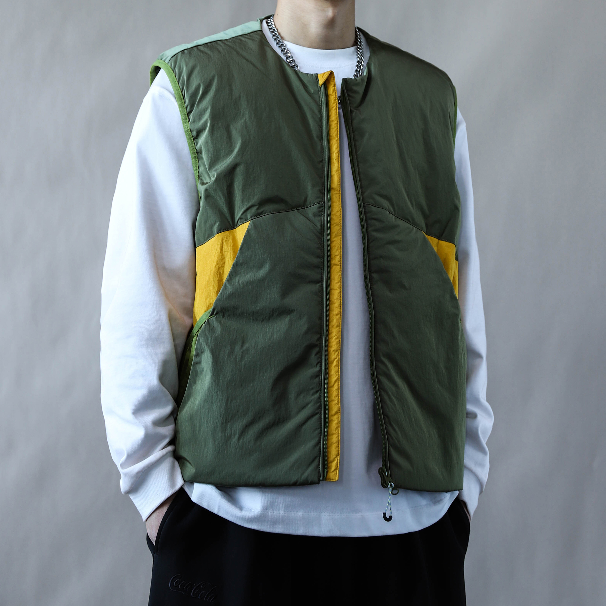 撞色拼接羽绒马甲男户外风休闲宽松保暖背心外套绿色2025羽绒服