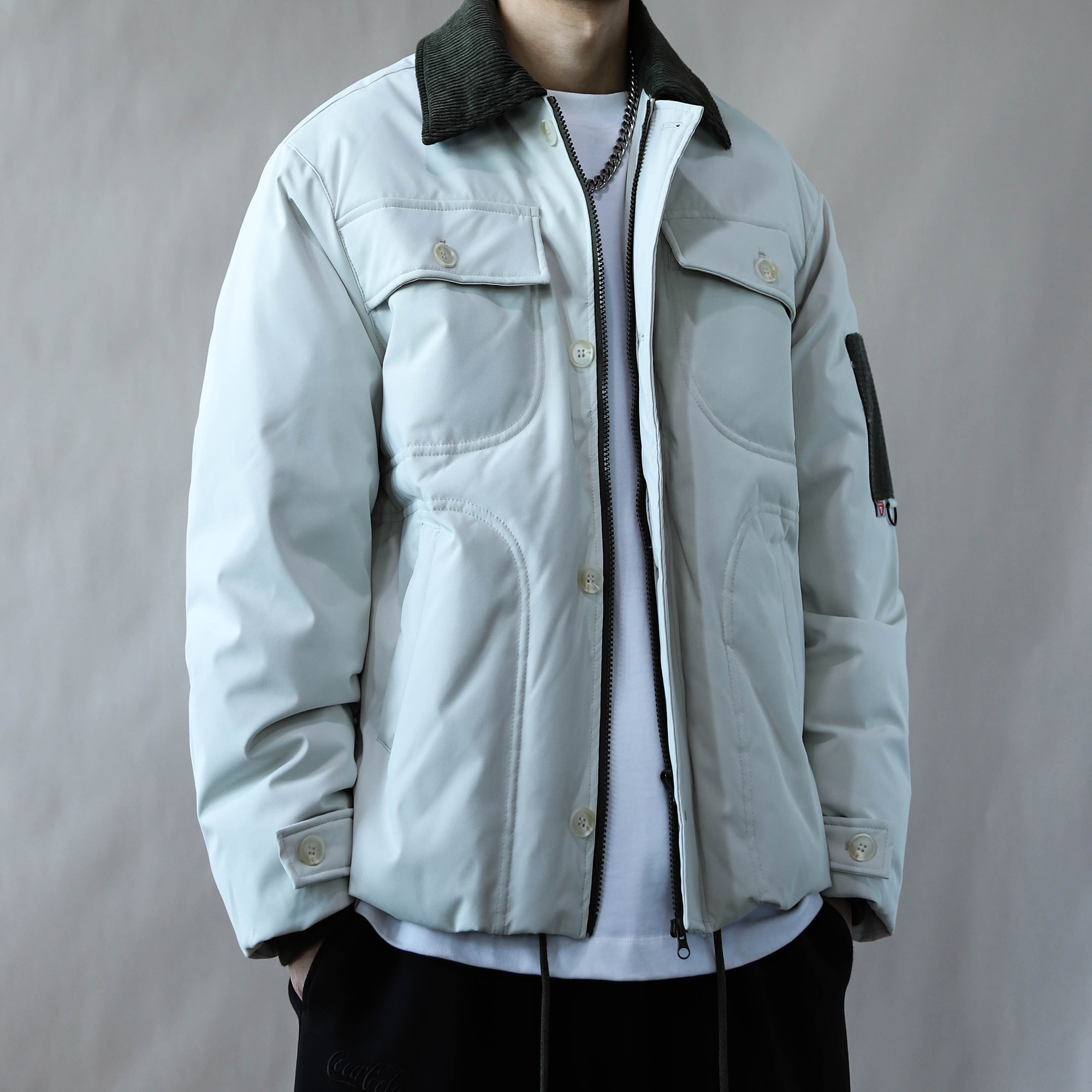 工装风撞色翻领羽绒服男多口袋加厚防寒宽松百搭外套2025秋冬白色