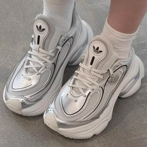 adidas阿迪达斯三叶草女OZVENUZ复古风经典厚底运动休闲鞋 KI0557