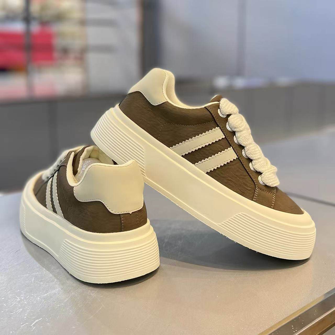 男鞋春季小众原创百搭休闲板鞋青少年高级感防滑厚底增高运动潮鞋