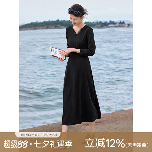 XWI欣未气质优雅蕾丝拼接连衣裙女2025秋季新款赫本风显瘦小黑裙