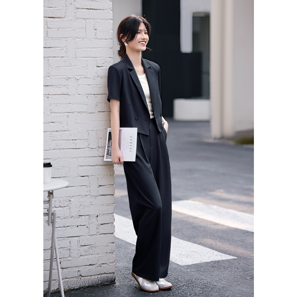XWI欣未时尚休闲西装套装女夏季轻职场薄款西服外套直筒裤两件套