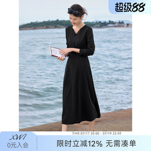 XWI欣未气质优雅蕾丝拼接连衣裙女2025秋季新款赫本风显瘦小黑裙