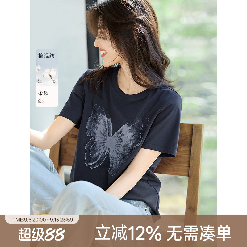 【花间蝶影】XWI欣未渐变蝴蝶印花图案短袖T恤女夏季通勤百搭上衣图片