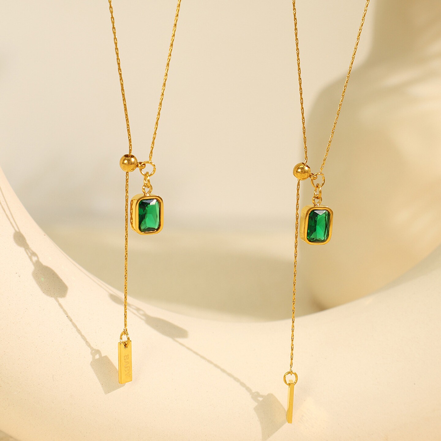 KLZ高级感精致锁骨颈链绿色小众方糖迷你吊坠抽拉项链女生日礼物