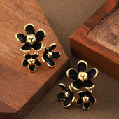 设计师款 小红书网红时尚 精致立体花朵耳钉耳环女小众个性 银针耳饰