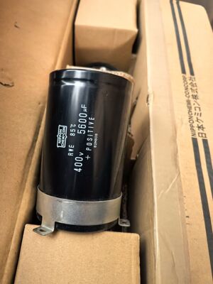 400V5600UF 76.2X130 105度电解电容ERWE401LGC562ME00全新黑金刚