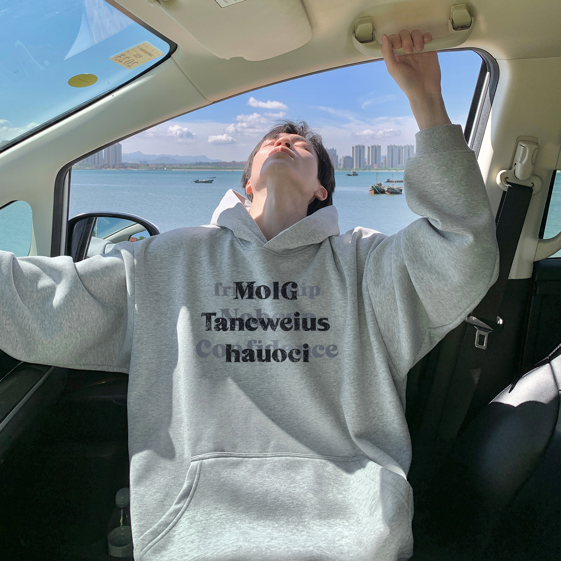 潮流字母排版连帽卫衣A425-Q4275-P65控78面料65%%棉35%聚酯，男装卫衣，电商A425