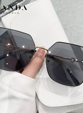 现货新款太阳镜女金属大框素颜