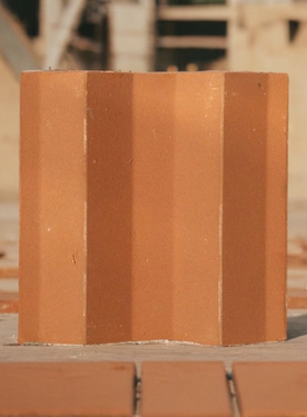 仿古三曲瓦青灰色砖红色15*15无釉围墙屋面顶素面瓦屋檐瓦陶土瓦