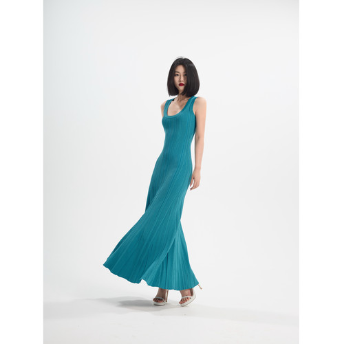 夏日步步生莲U领针织连衣裙