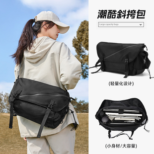 高级感轻便女士骑行包 旅游斜挎腰包学生胸包设计感小众女2024新款