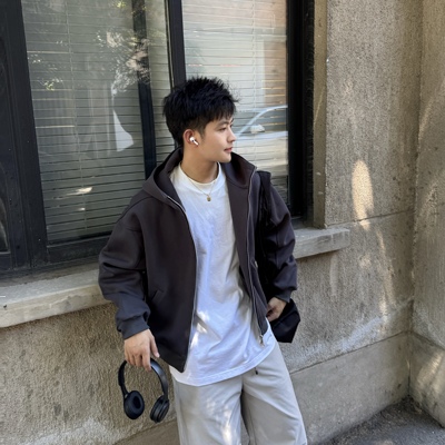 黑色高领开衫连帽卫衣男