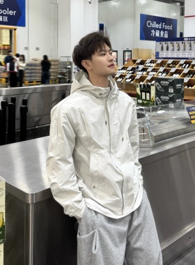飞型记春季新款户外机能风白色连帽夹克男宽松休闲拉链冲锋衣外套