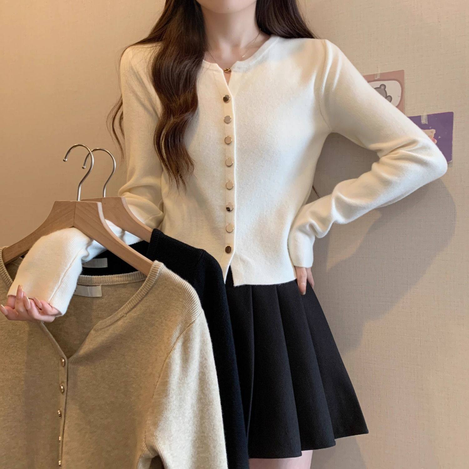 女士针织开衫春秋款外穿时尚洋气V领纯色修身短款百搭毛衣小外套