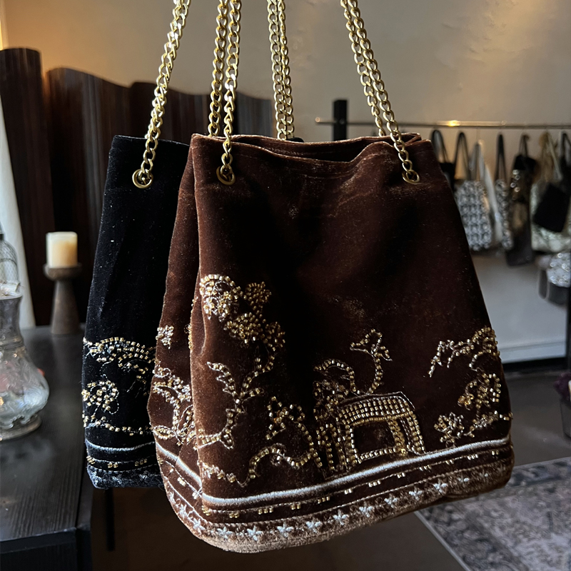 黑色丝绒刺绣单肩包女