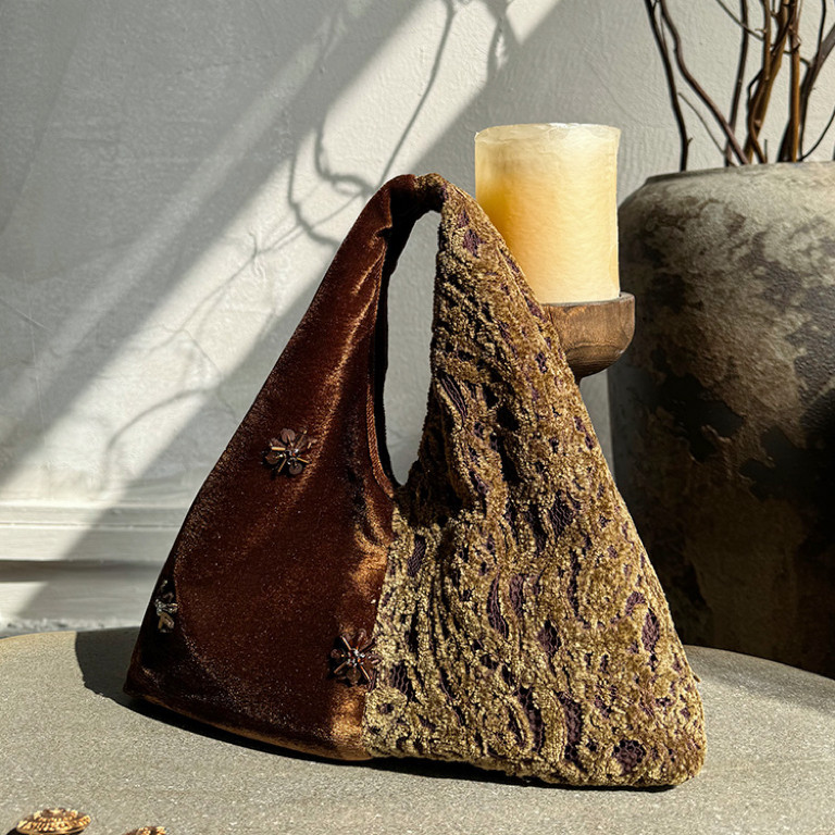 复古丝绒刺绣手拎包女2025年冬季蕾丝拼接手腕包深棕色手拿包包,箱包皮具/热销女包/男包,通用款女包,淘宝优惠券,粉丝福利购,淘宝优惠卷