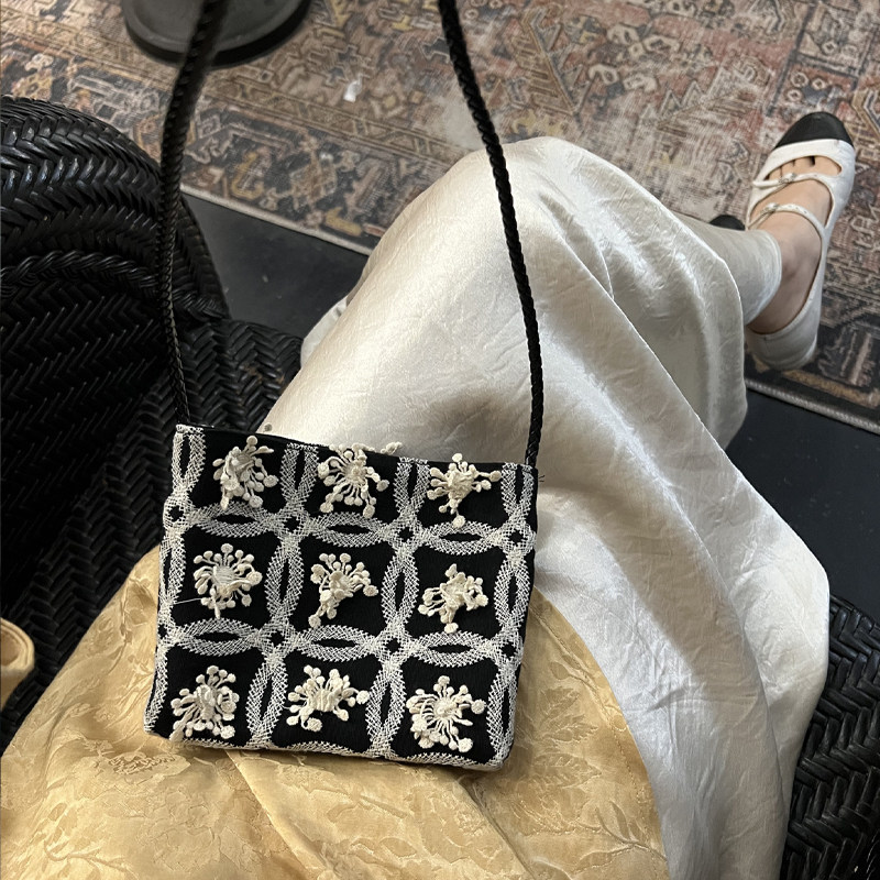 新中式包包女2025夏季新款复古文艺刺绣帆布迷你手提小拎包小挎包