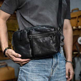 真皮斜挎包胸包多袋机车小背包休闲通勤邮差包 简约潮流单肩包男士