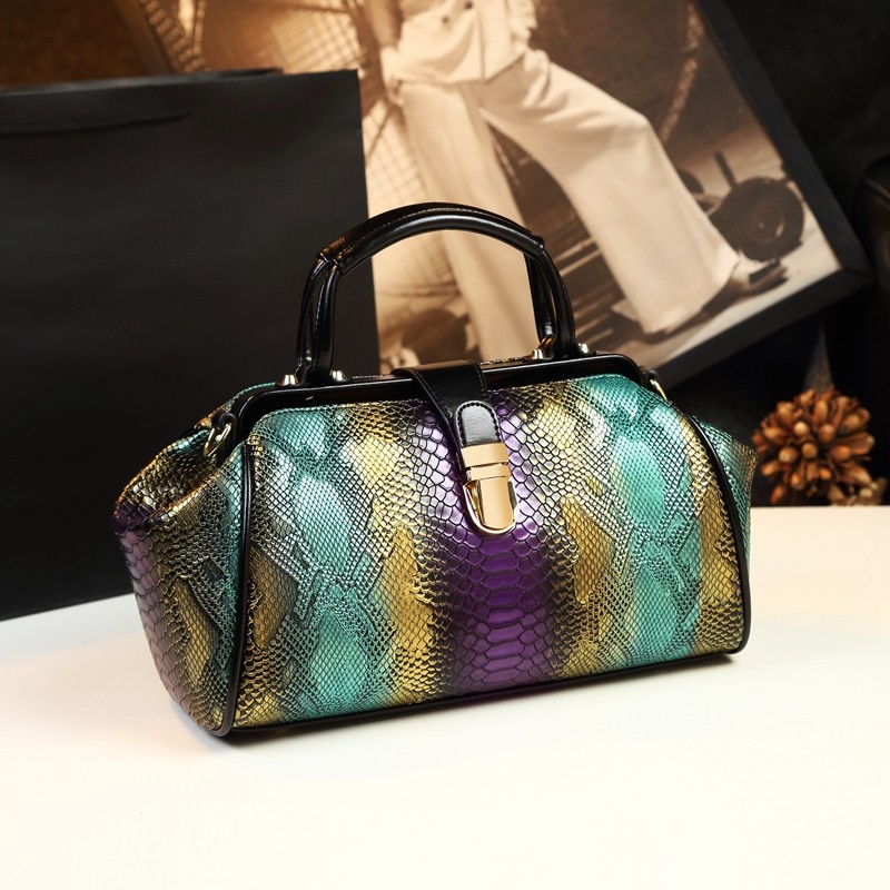 2022新款欧美时尚手提包蛇纹女包单肩斜挎包夹子饺子波士顿枕头包