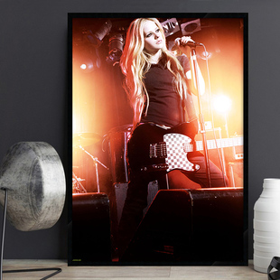 饰画 欧美摇滚明星美女写真音乐海报装 酒吧有框挂画 艾薇儿 Avril