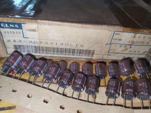 25V330UF/25V 日本本土产ELNA依娜  RA2 音频电解电容器 10*12