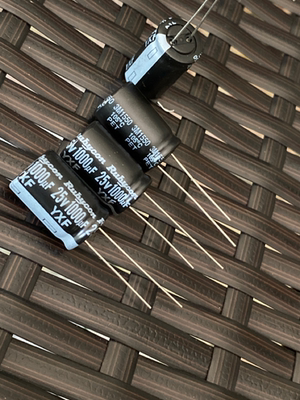 红宝石25V1000UF高频电容器YXF