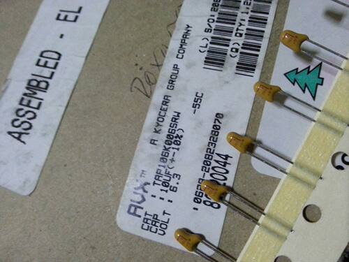 10只=3元 美国AVX直插钽电容器6.3V10uf TAP106M6R3CRW 10UF/6.3V