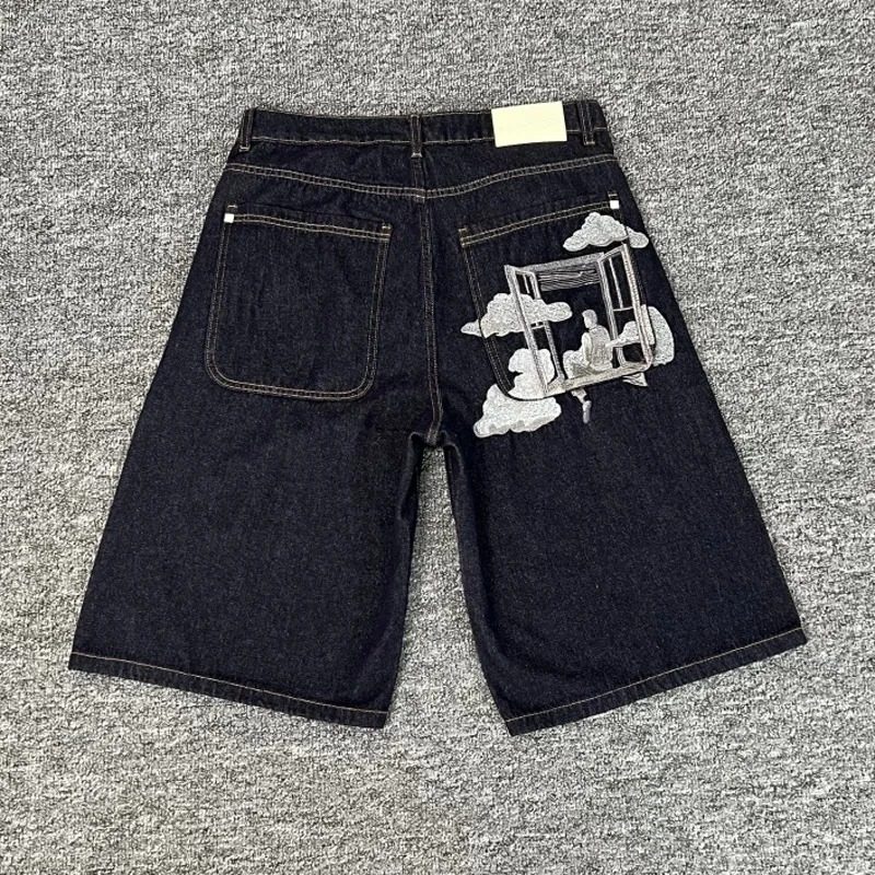 Fashionable embroidered retro washed denim shorts