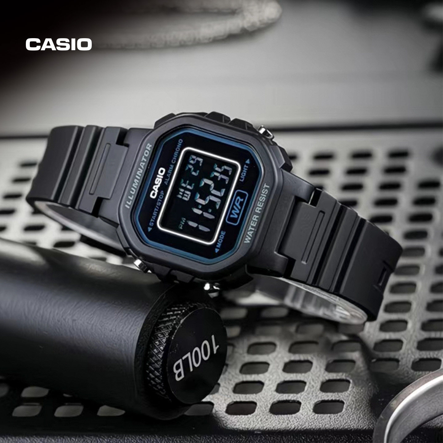 卡西欧复古数显方块手表