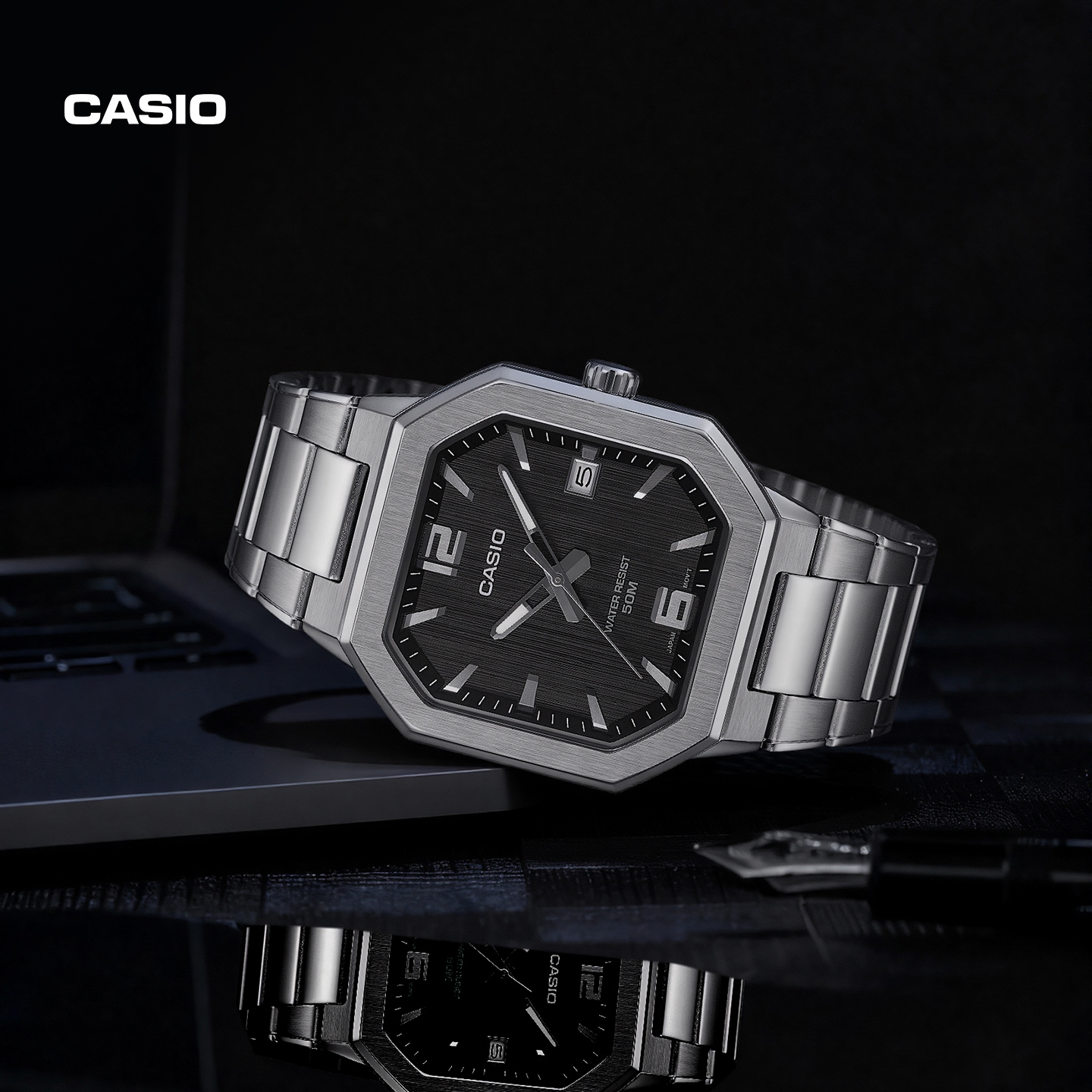 卡西欧金属方形时尚手表