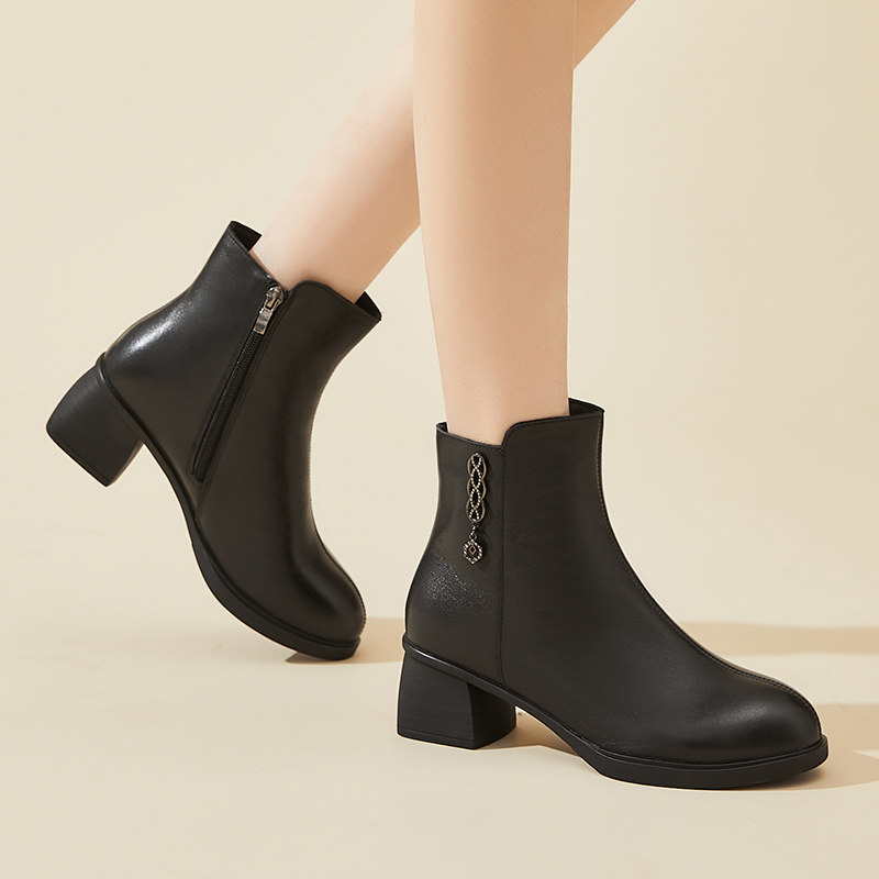 真皮马丁靴英伦风粗跟2025新款春季短靴女黑色冬款加绒不累脚女靴