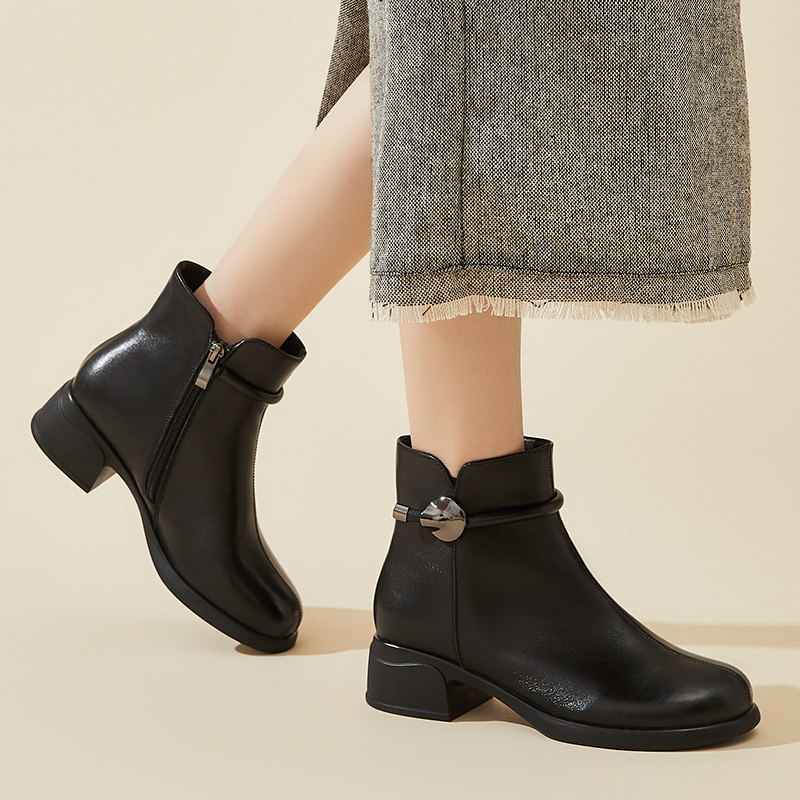 真皮马丁靴女款2025新款冬季加绒棉鞋粗跟瘦瘦靴黑色机车靴ins潮