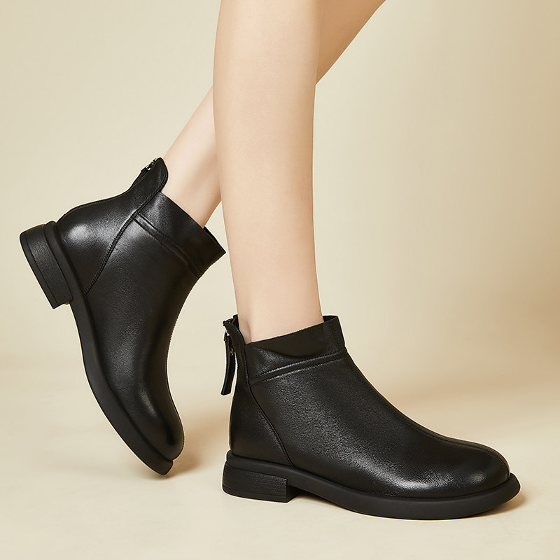 真皮短靴女款英伦风2025新款黑色圆头低跟马丁靴秋冬季加绒瘦瘦靴