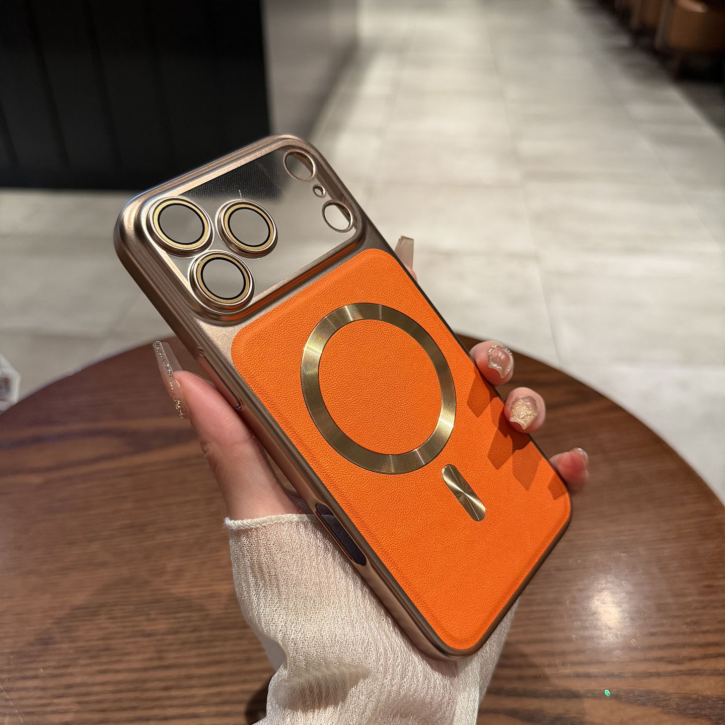 电镀皮质磁吸适用于苹果手机壳