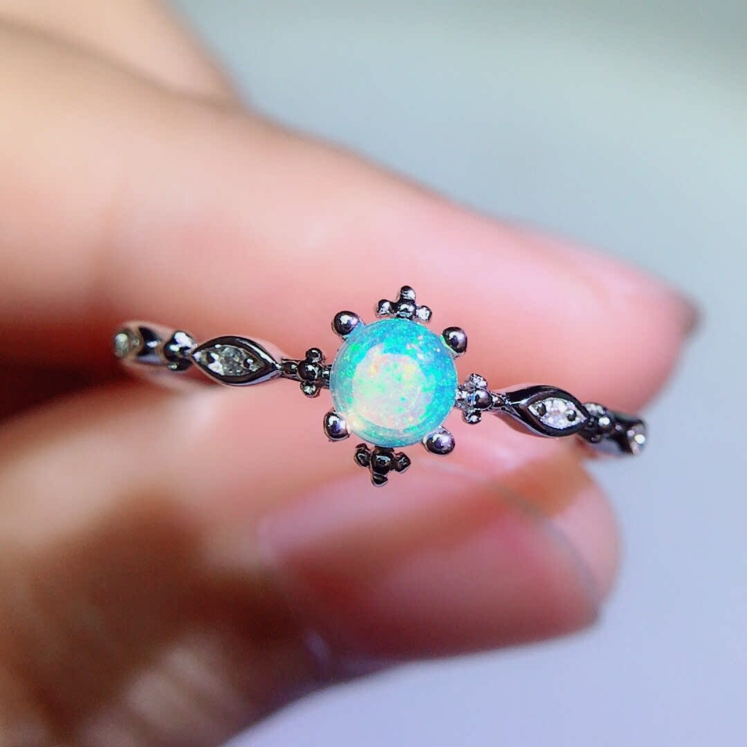 s925银镶天然欧泊戒指925银镀白金主石尺寸圆4mm天然欧泊支持鉴定