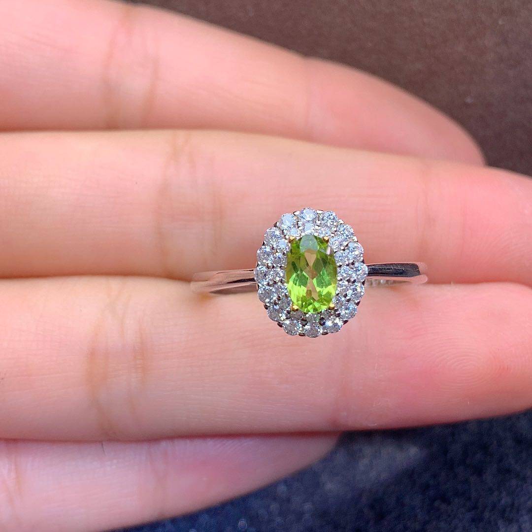 特惠小清新橄榄石戒指通透全净体 石4*6mm925银镀白金活口戒指