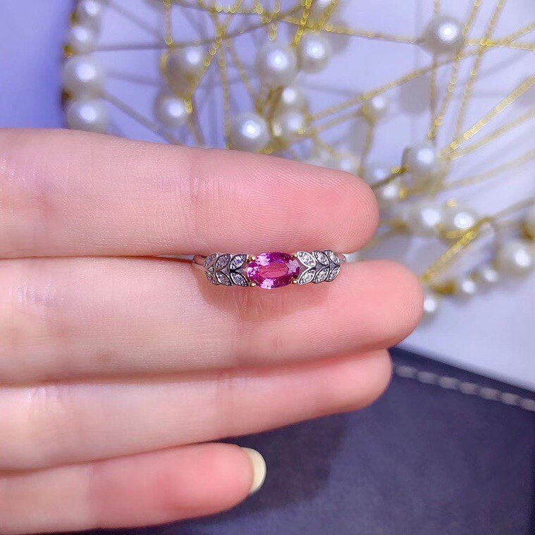 天然粉蓝宝戒指特惠4*6mm s925银精工镶嵌天然粉蓝宝戒指