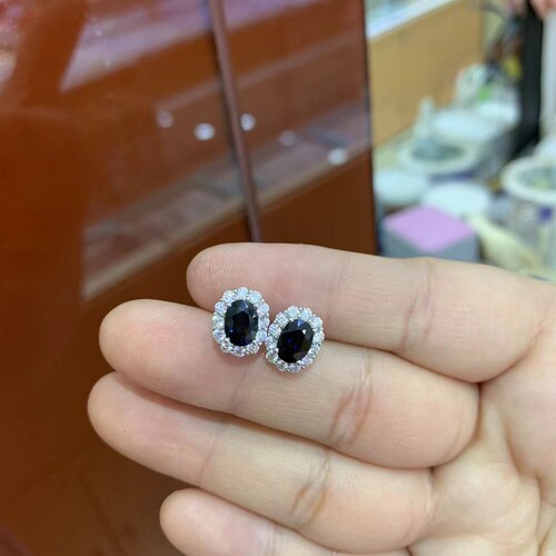 天然山东蓝宝石耳钉 主石5*7MM925银镀白金 通透墨水蓝金镶品质