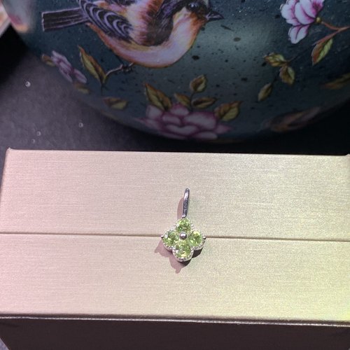 福利款 一物一图 天然橄榄石吊坠 4粒3*3MM925银镶嵌